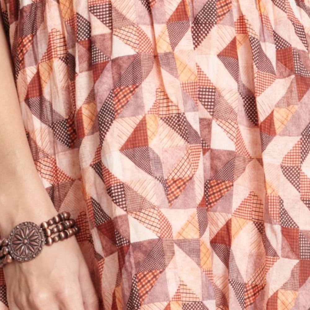 NWT TCEC Peaches & Chocolate Patchwork Smocked V-Neck Puff Sleeve Midi Dress Med - Picture 4 of 4